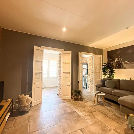 Chic In Center * 지로나