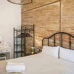 Chic In Center Girona